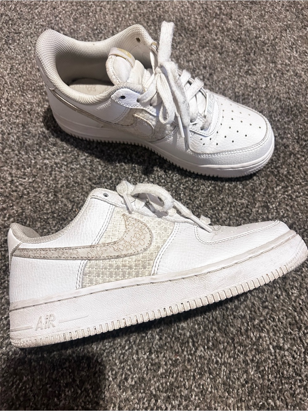 Nike White Sneakers with Light Beige Swoosh